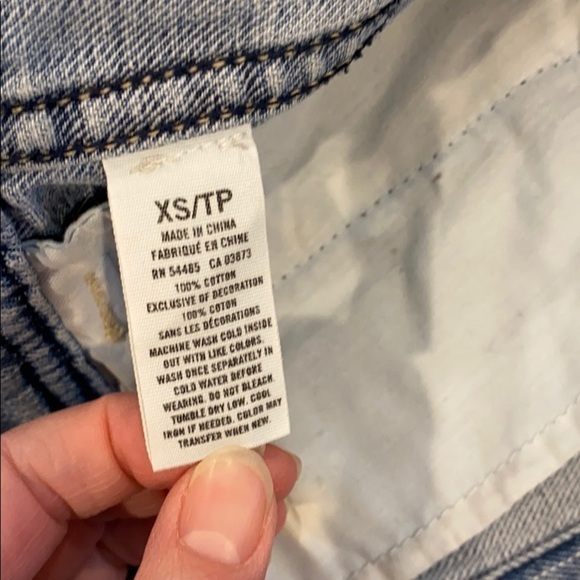 AEO EUC Distressed Acid Wash Denim Vest - Picture 12 of 12